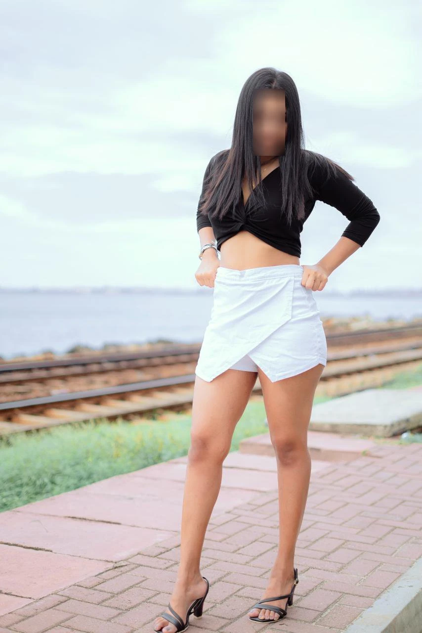 Sheril Fernando GFE (OFFICE Girl) – Sri Lankan escort in Colombo — 6 / 19