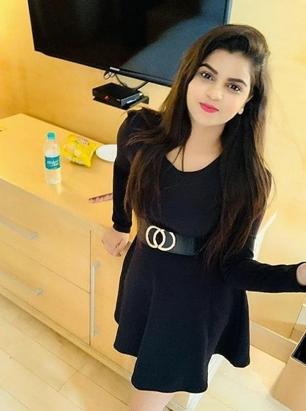 Anjal Sharma – Indian escort in Mumbai — 2 / 3