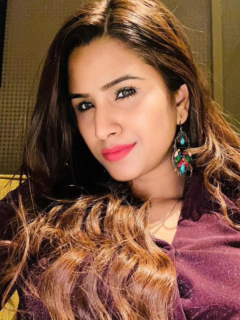 Neha Sharma GFE – Indian escort in Mumbai — 9 / 27