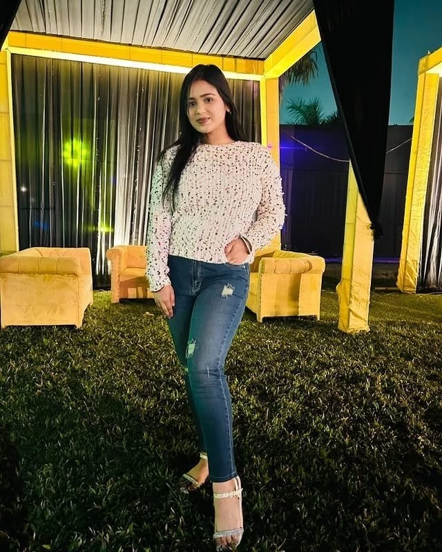 Sunita – escort in Navi Mumbai — 2 / 4