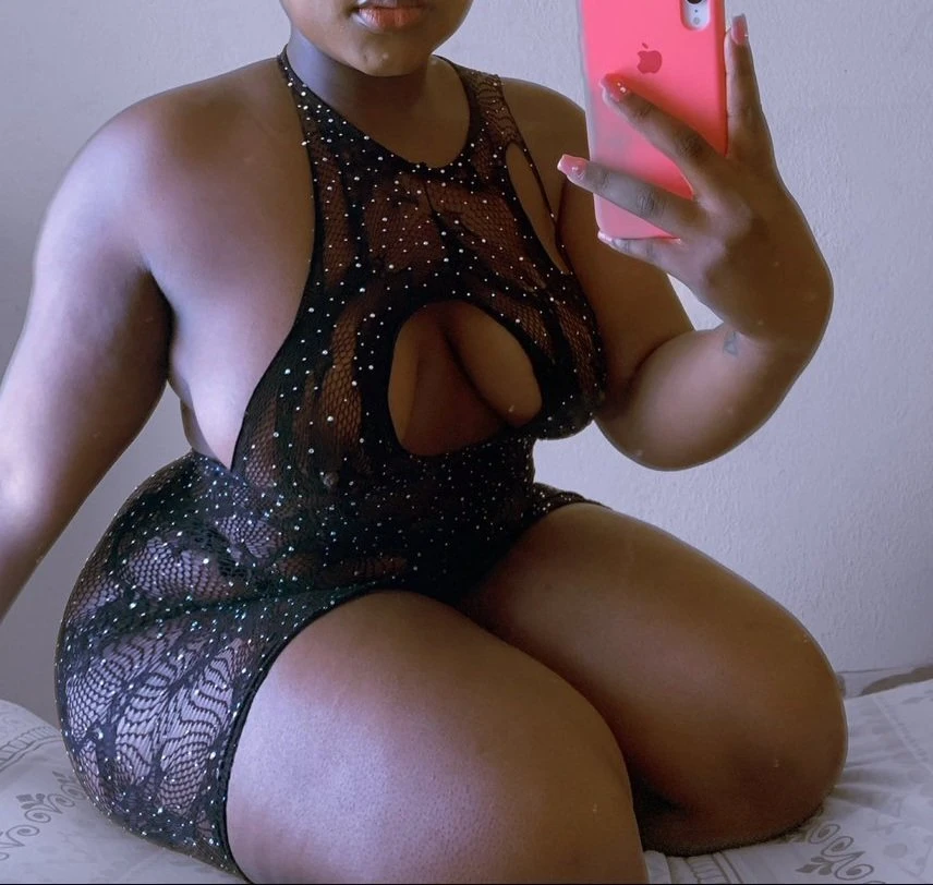 Riley Videos – Ugandan escort in Kampala — 2 / 3
