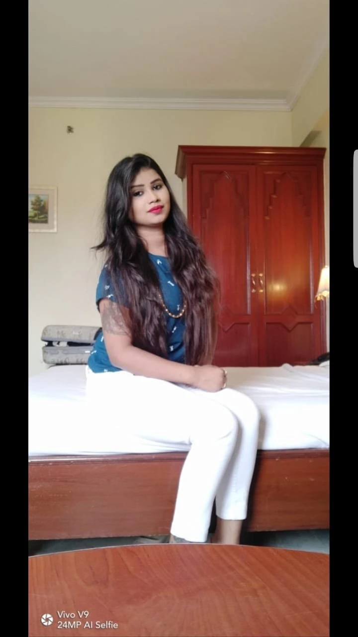 Riya – Indian escort in Mumbai — 1 / 4