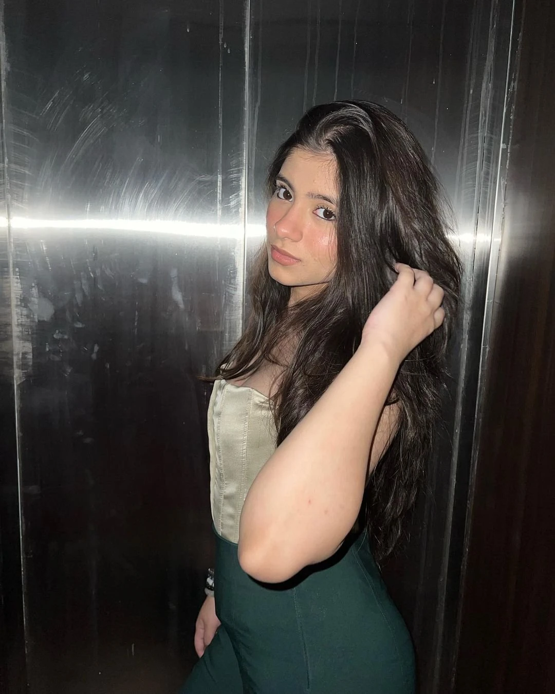 Sanjana Gupta – Indian escort in Mumbai — 2 / 3