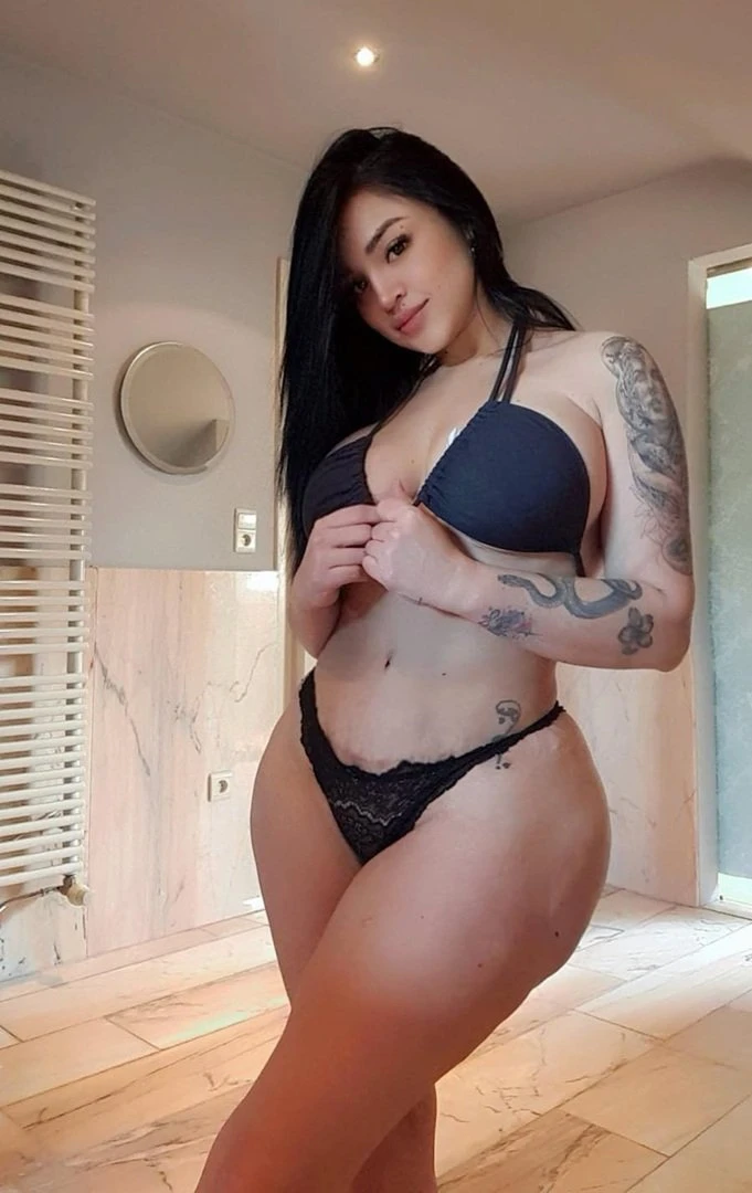 Laura🫦 – Colombian escort in Malta — 12 / 15
