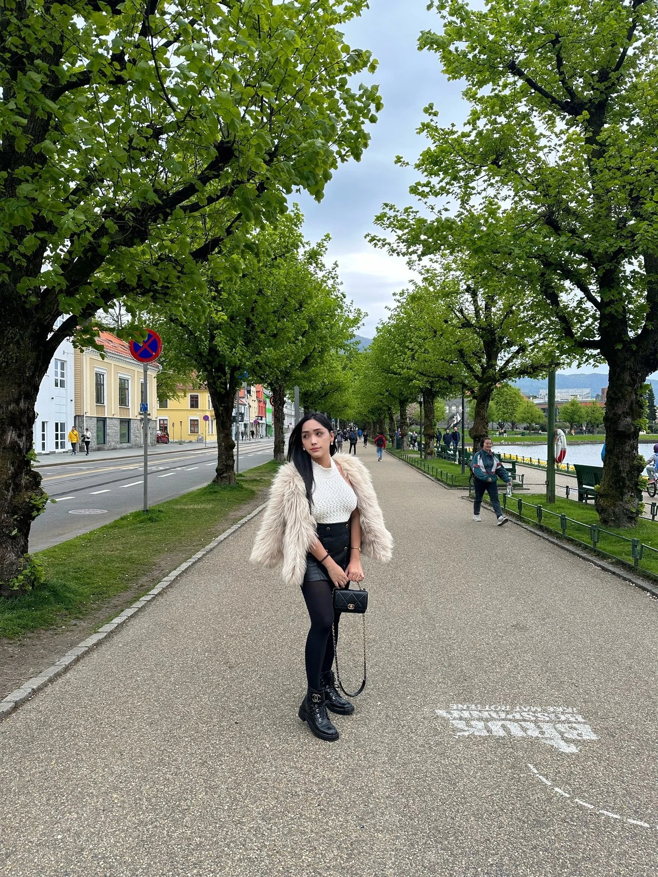 JENNYGirl from Singapore JUST ARRIVED – Singaporean escort in Oslo — 29 / 31
