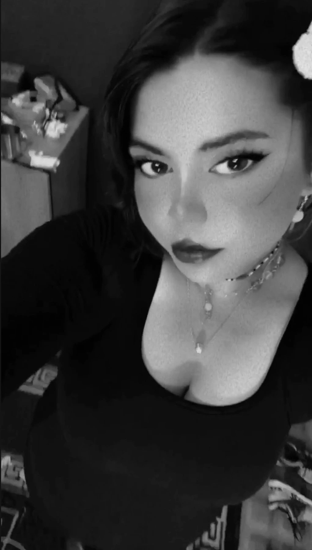 Ishuu – Nepalese escort in Kathmandu — 4 / 6