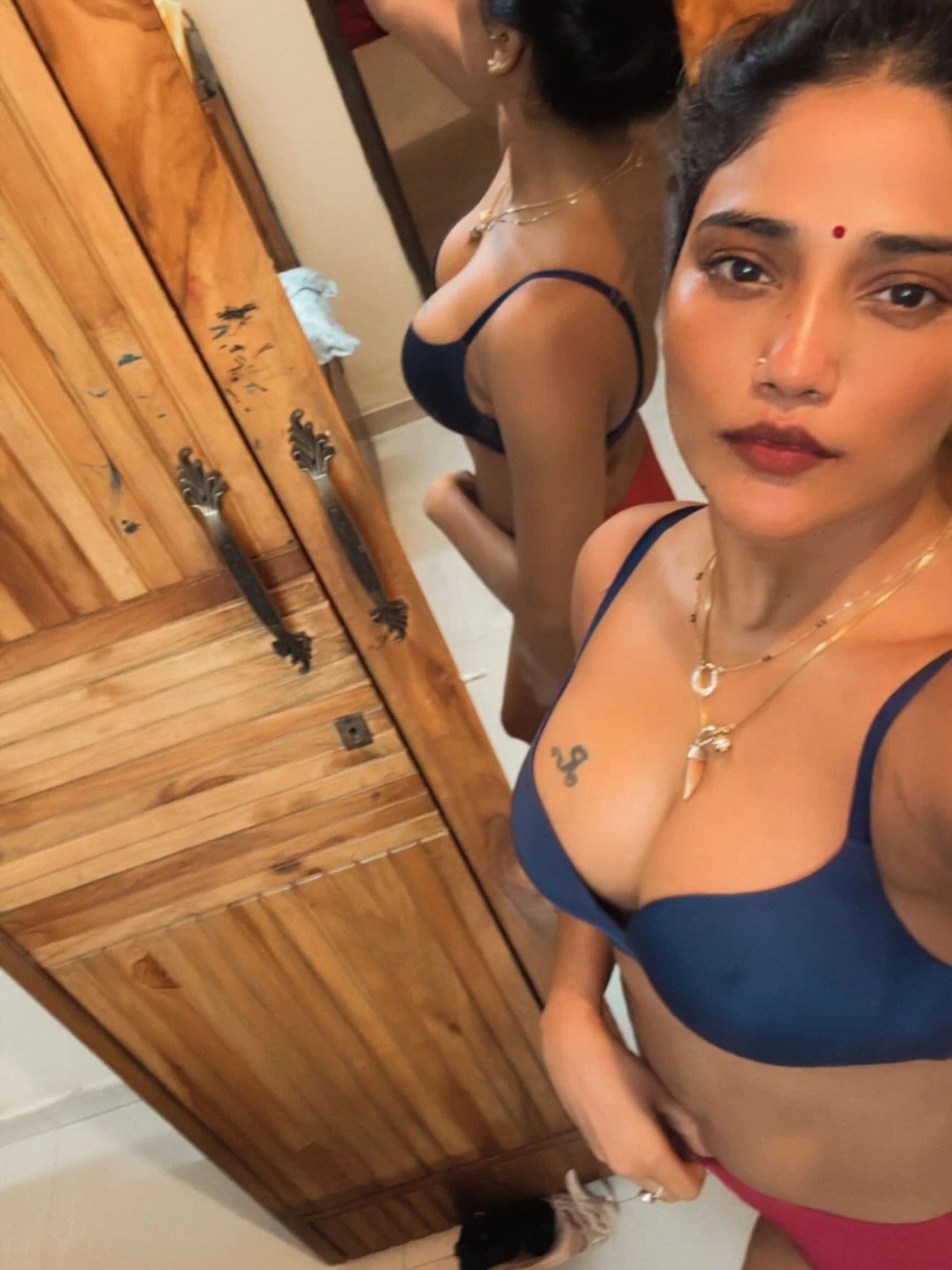 Kavya Ghosh – Indian escort in New Delhi — 5 / 10