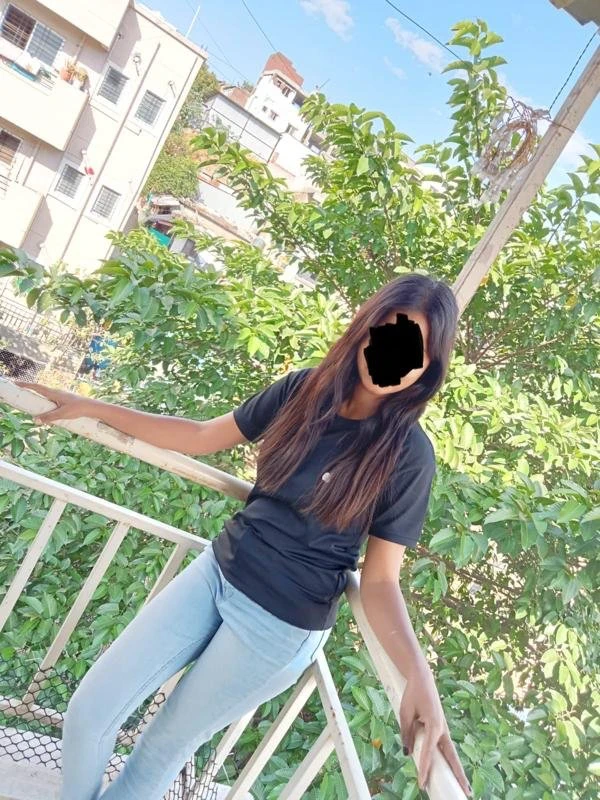 Diya – Indian escort in Pune — 1 / 2