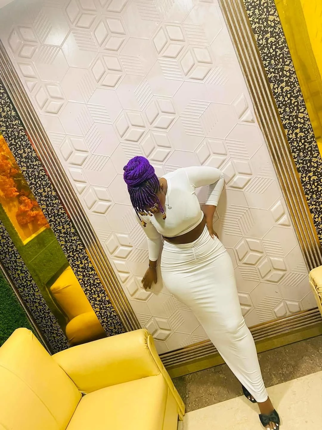 Grace – Namibian escort in Kolkata — 1 / 4