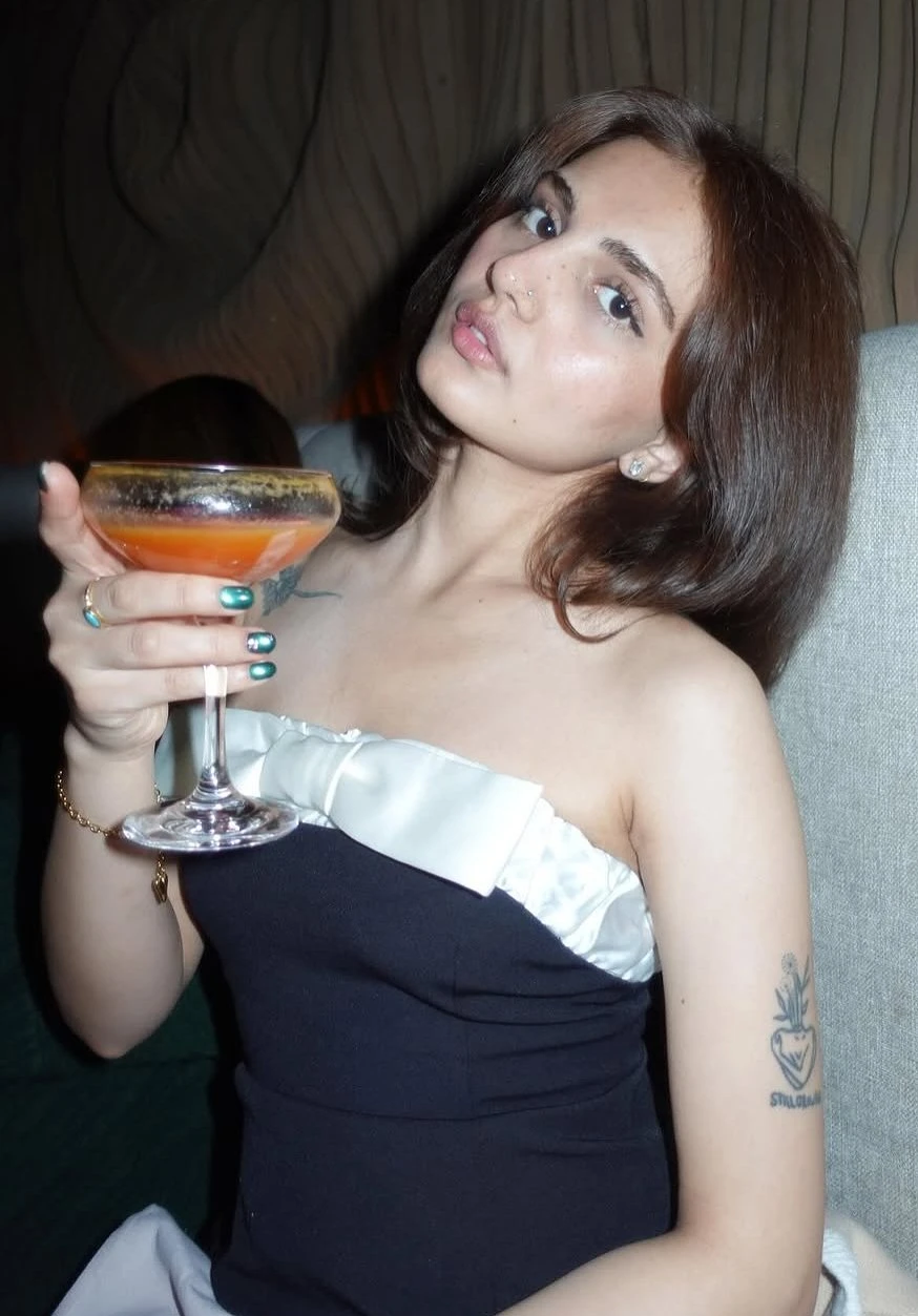 Sakshi Sing – escort in Mumbai — 3 / 5