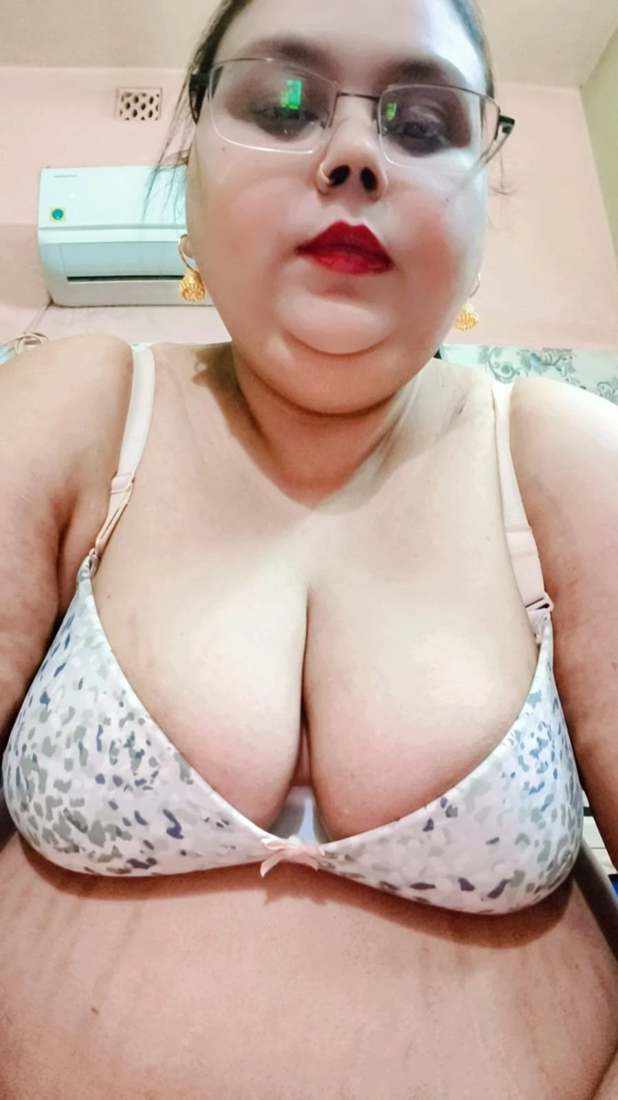 Esha Kaur→elegant. . Unforgettable – Indian escort in Kolkata — 2 / 10