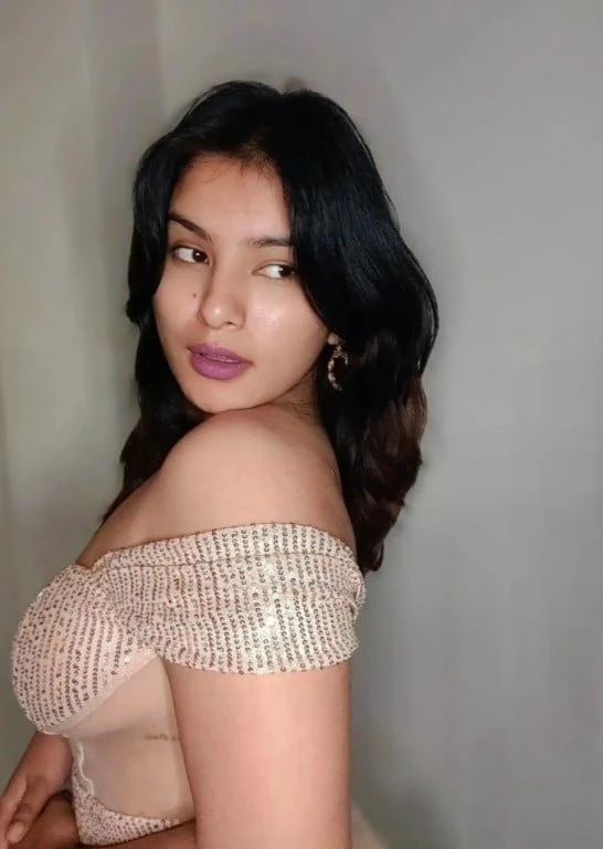 Sima – Indian escort in Pune — 4 / 5