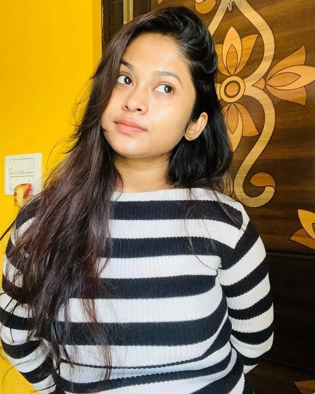 Kanchan – Indian escort in Kochi — 3 / 4
