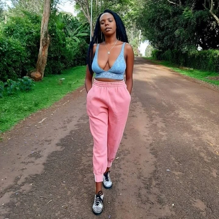 Reny – Ugandan escort in Mumbai — 2 / 3