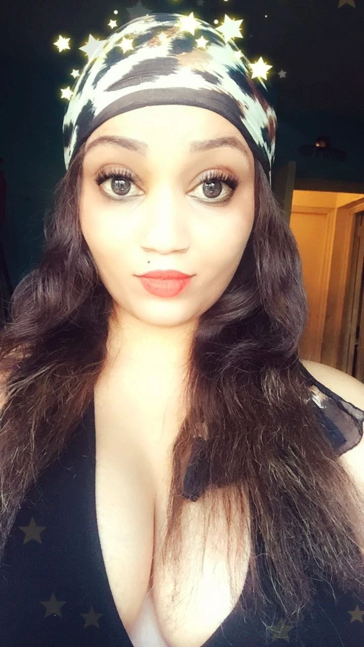 Samie – Ethiopian dominatrix in Kathmandu — 3 / 7