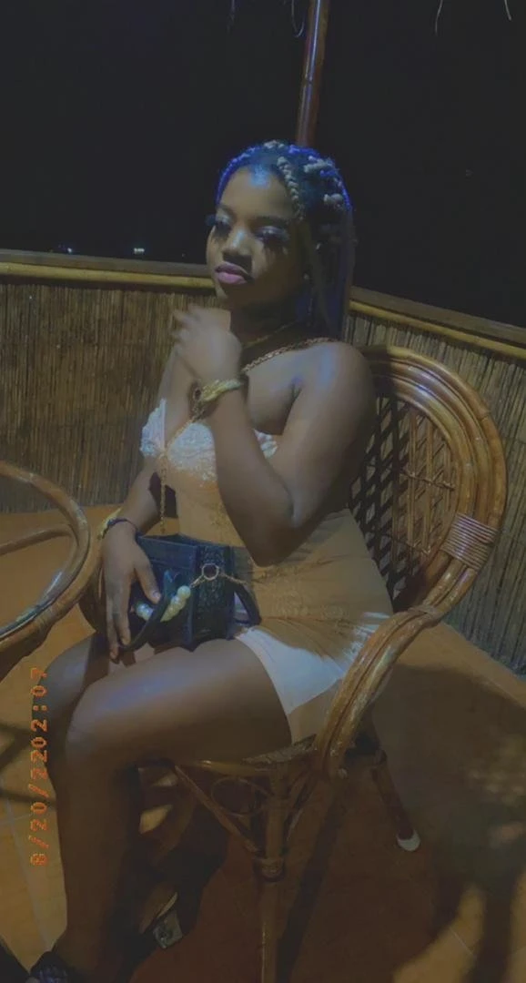 Laura Angel – South African escort in Beirut — 4 / 5