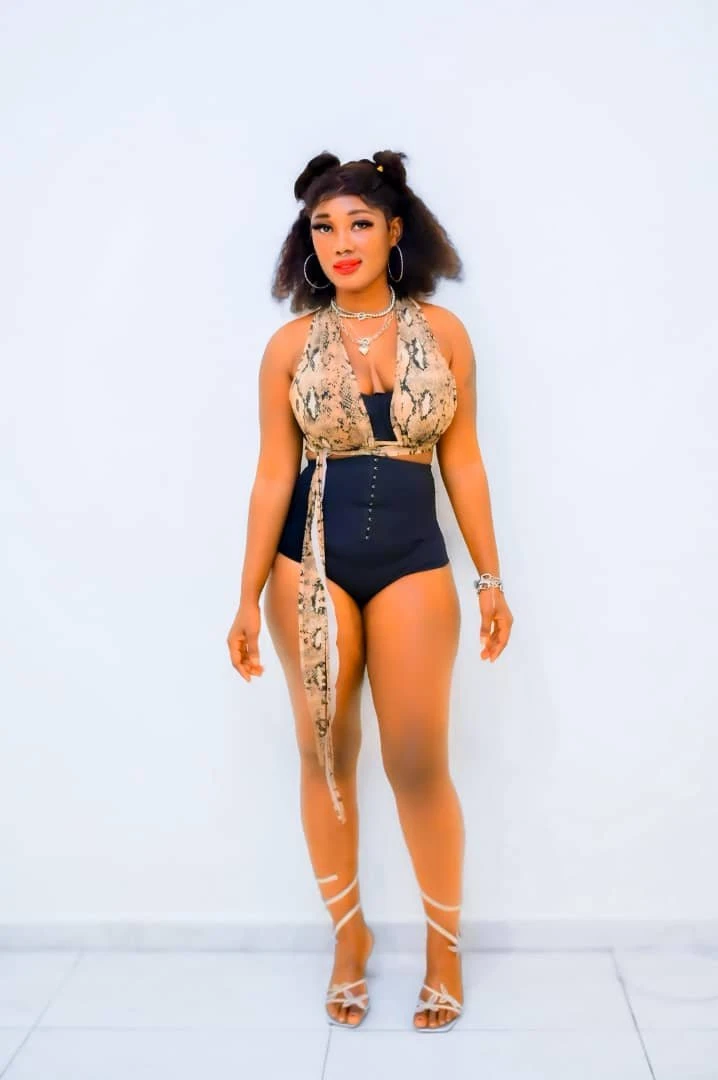 Gold – Ghanaian escort in Beirut — 5 / 7
