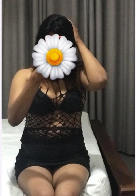 Nadiya Fernando, hot babe – Sri Lankan escort in Colombo — 12 / 17