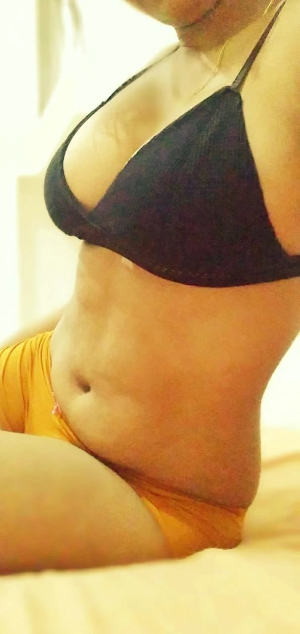 Amashi – Sri Lankan escort in Colombo — 2 / 3