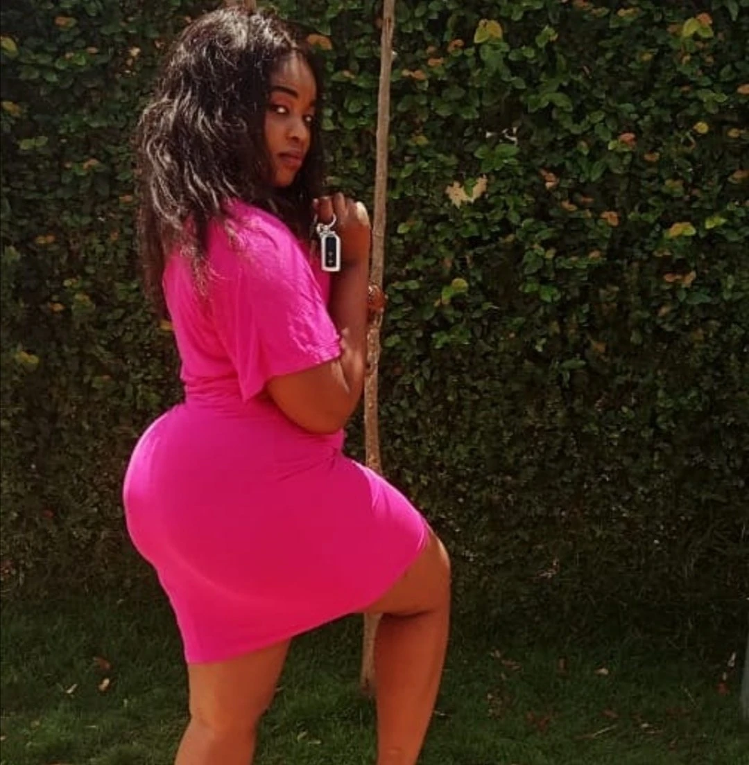 Molly – South African escort in Rajkot — 3 / 4