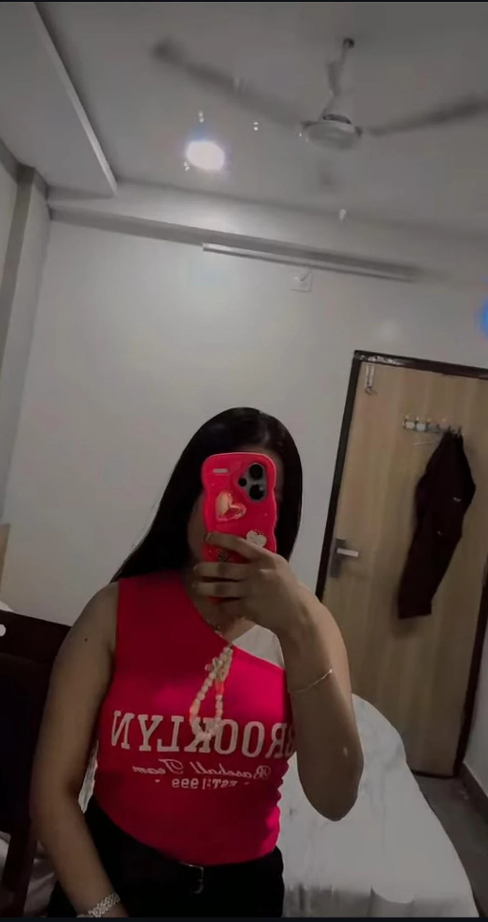 Janvi Cam and Meet Independent – Indian escort in Bangalore — 1 / 6