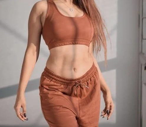 Taani Kapoor – Indian escort in Pune — 1 / 4
