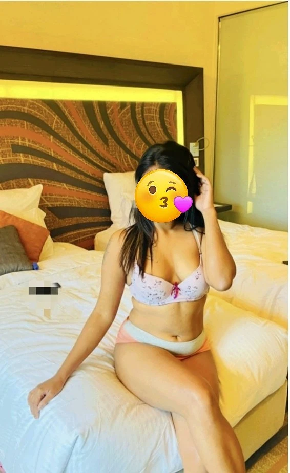 cam show or real meet – Indian escort in Kolkata — 3 / 4