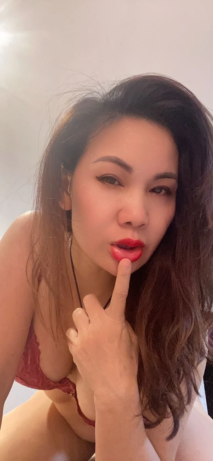 Linh Vũ – Vietnamese escort in Hanoi — 14 / 15