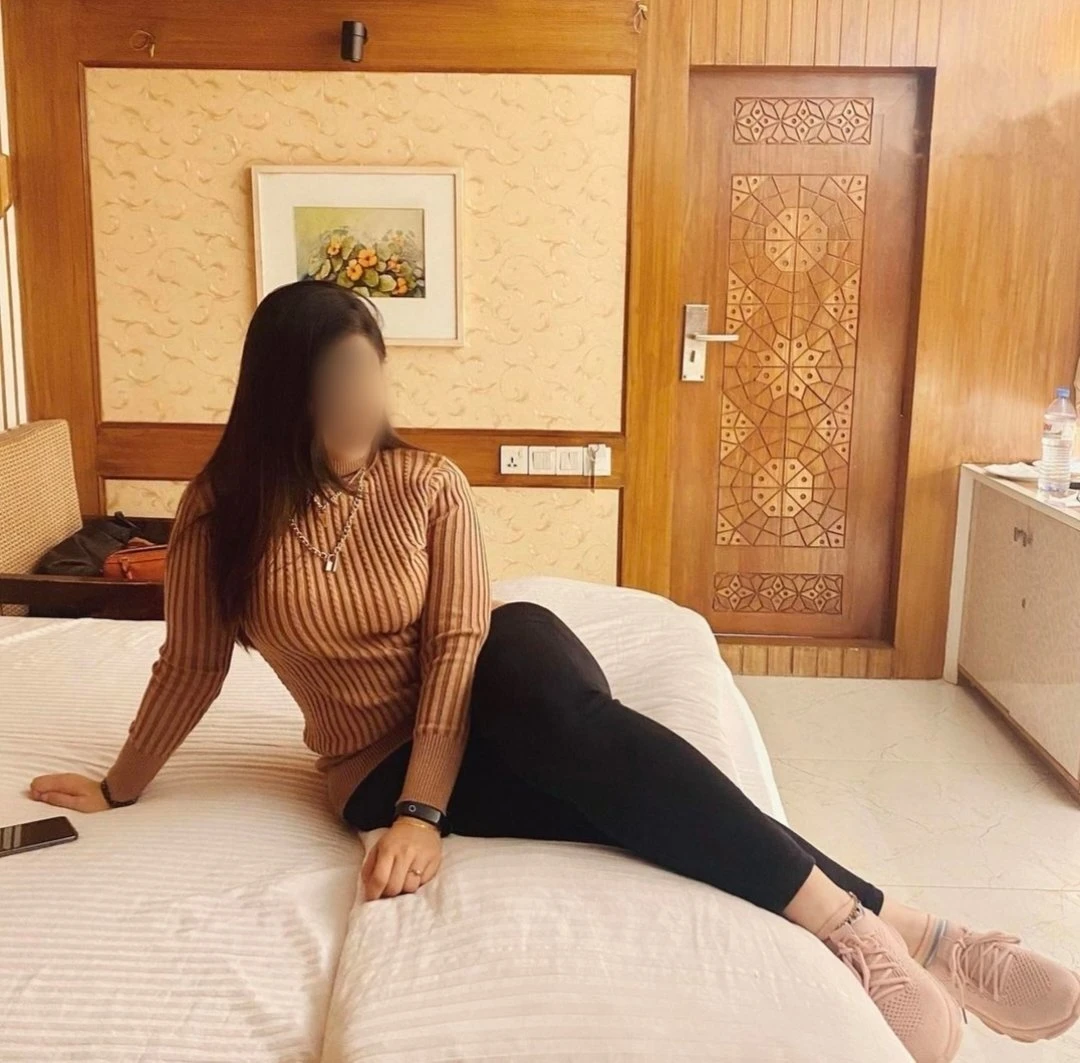 Payal Malhotra – Indian escort in Pune — 3 / 7