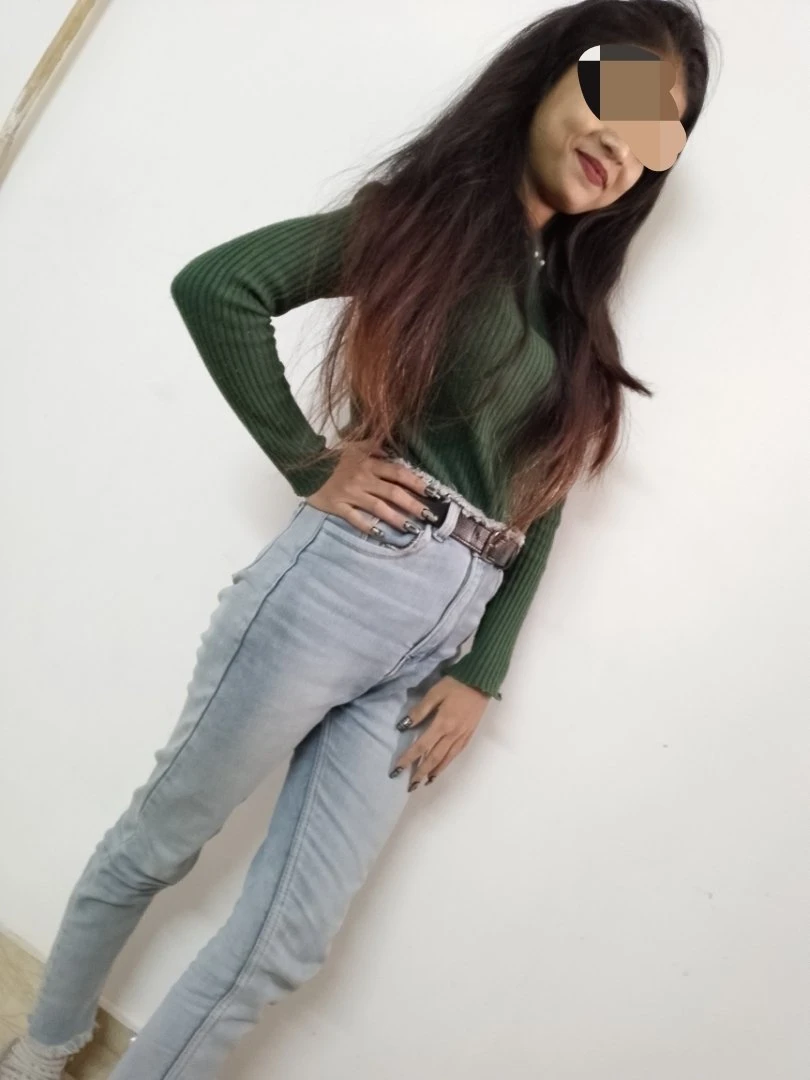 Horny Teen Girl Make a Video Call – Indian escort in New Delhi — 7 / 9