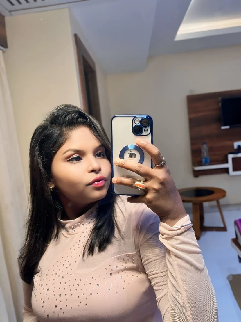 Aahi Roy – Indian escort in Kolkata — 6 / 7