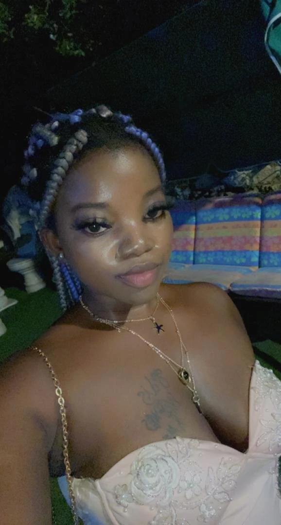 Laura Angel – South African escort in Beirut — 4 / 5