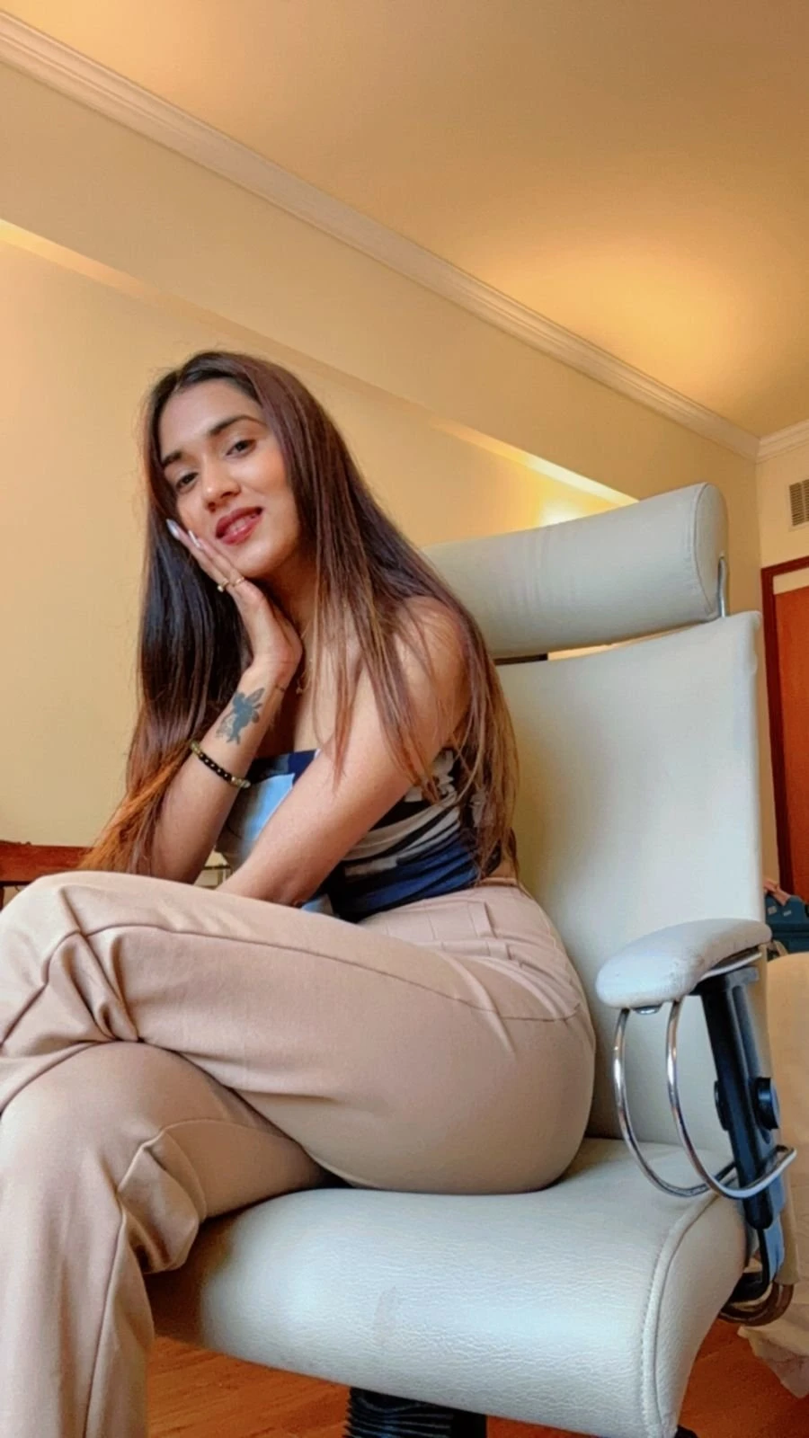 Direct Payment & Star Hotel Service – Indian escort in Pune — 2 / 3