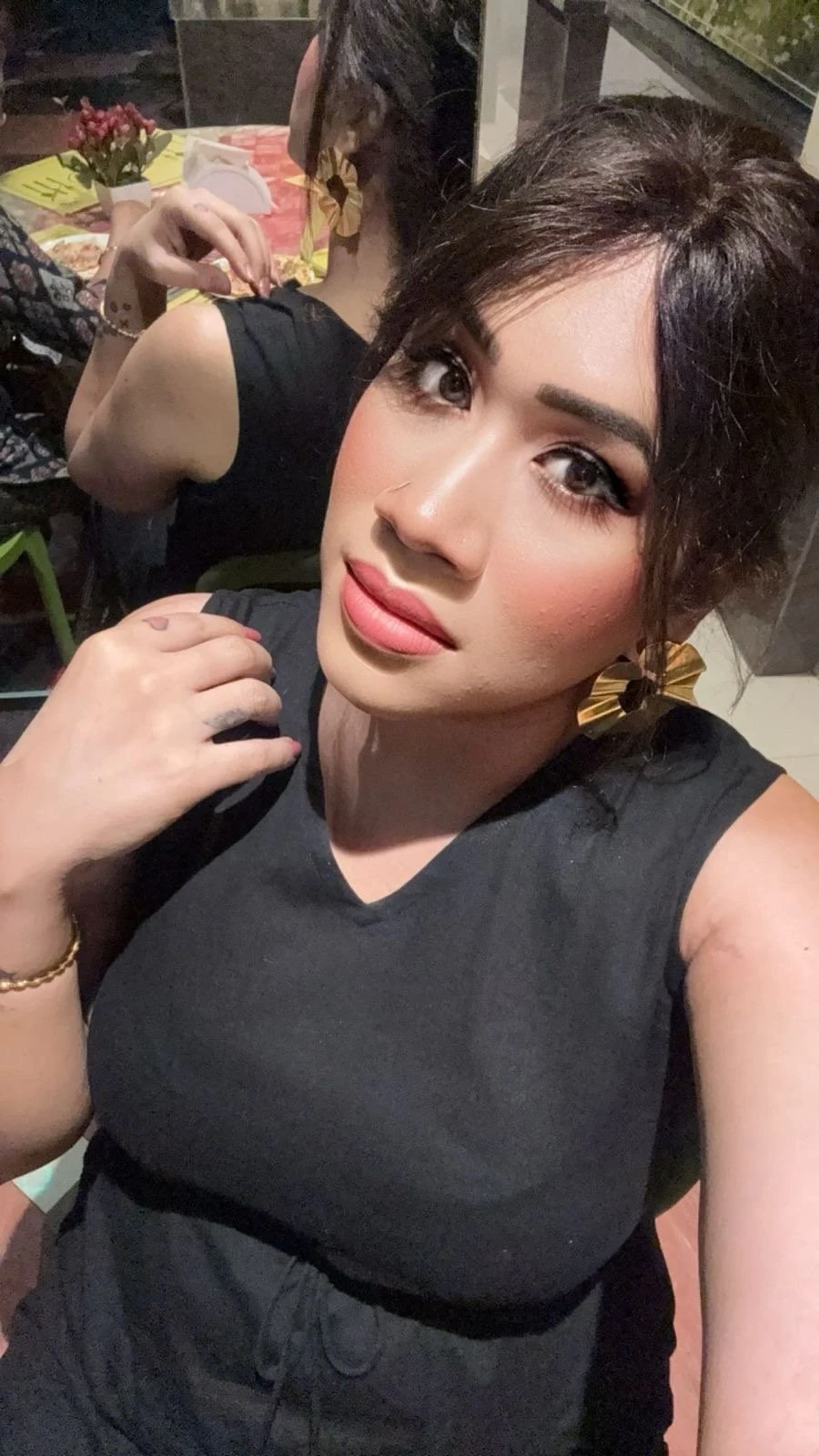 Saloni video service and real meet – Indian escort in Kolkata — 6 / 19