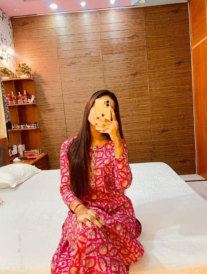 Shruti Khanna, Call-Girls (Place Avail) – Indian escort in New Delhi — 5 / 7