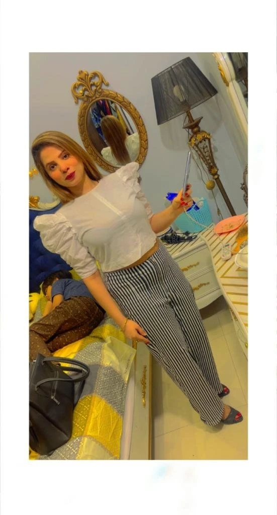 khadija – Indian escort in Lahore — 2 / 4
