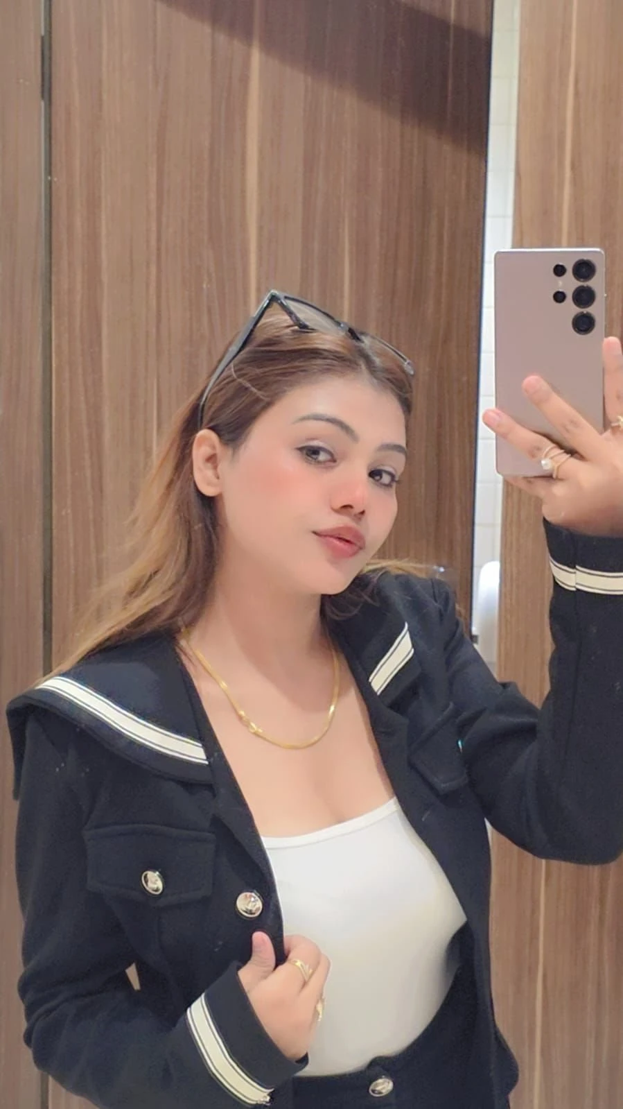Dipti arocity cp NFC escorts 5* incall o – Indian escort in New Delhi — 4 / 7