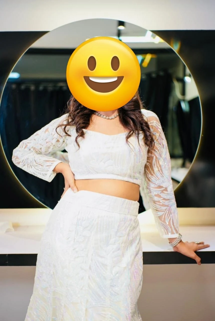Suhani "Where elegance meets desire" – Indian escort in Mumbai — 1 / 8