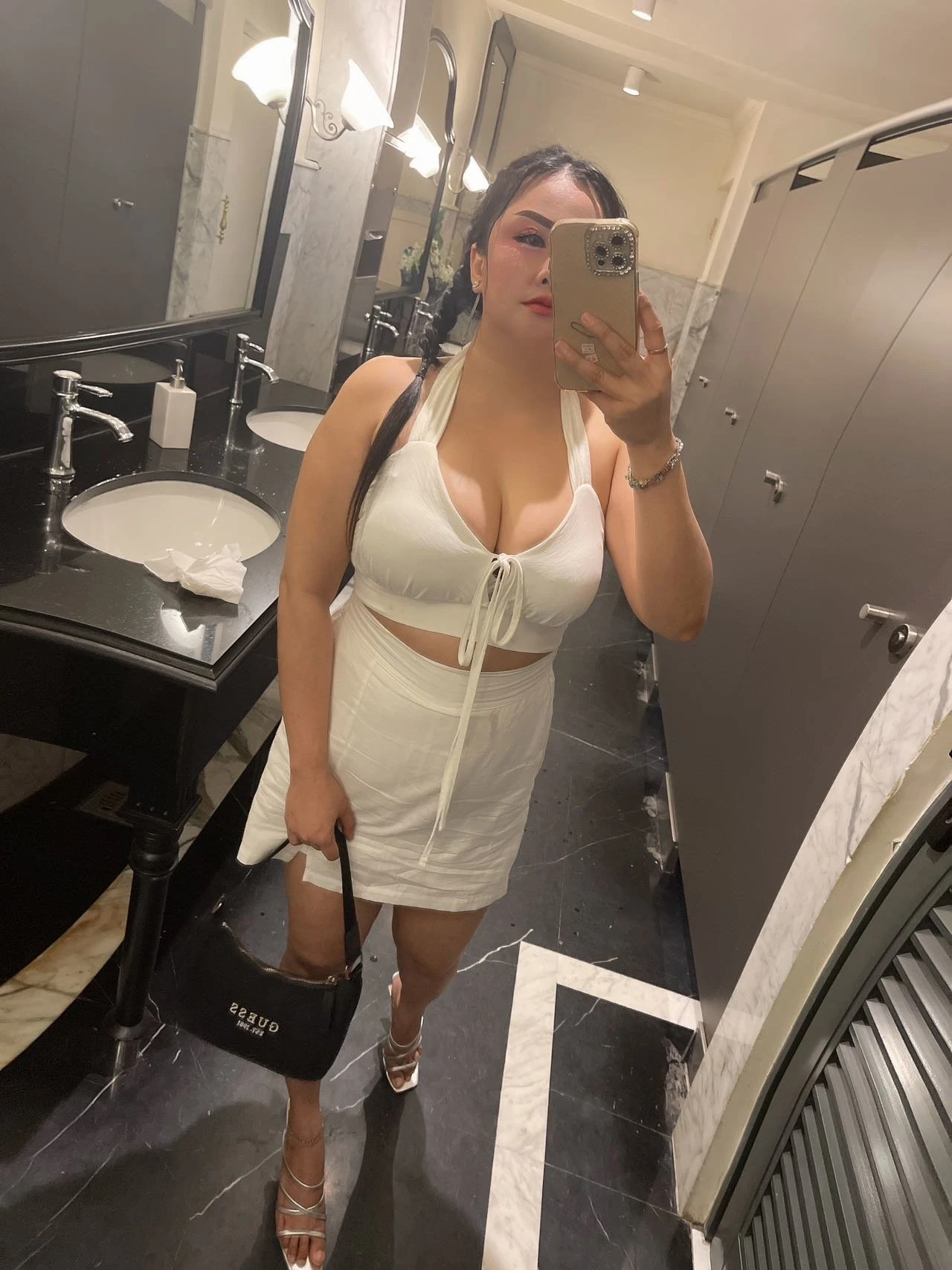 Girlfriend services suck lick deep – Singaporean escort in Colombo — 2 / 10