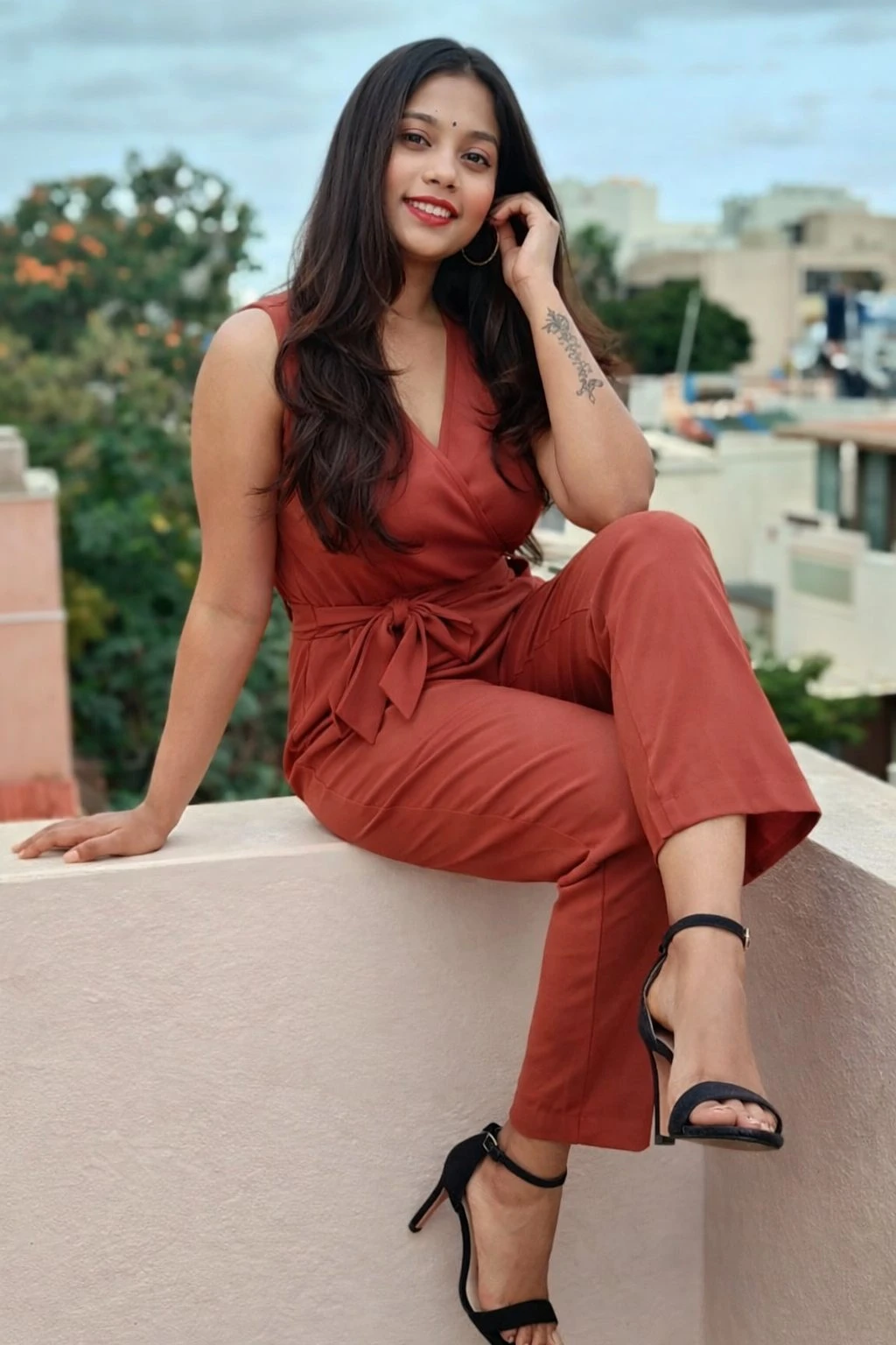 Short Time 6k Upto 2 Hours 2 Shots – Indian escort in Hyderabad — 1 / 5
