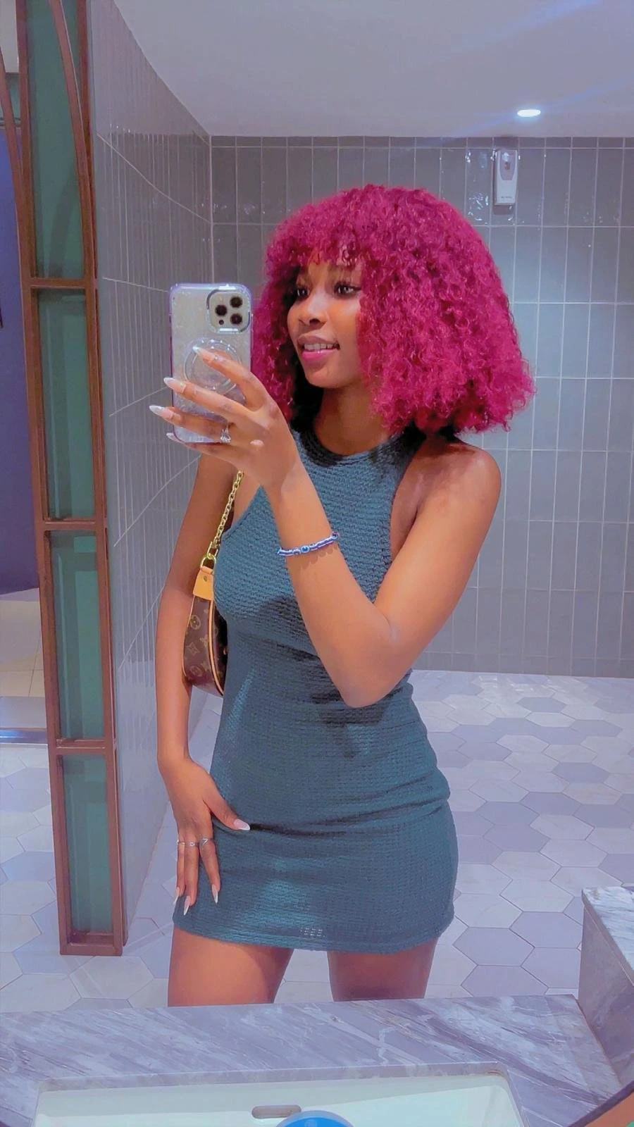 SEXY SLIM BABE – Rwandan escort in Kathmandu — 2 / 6