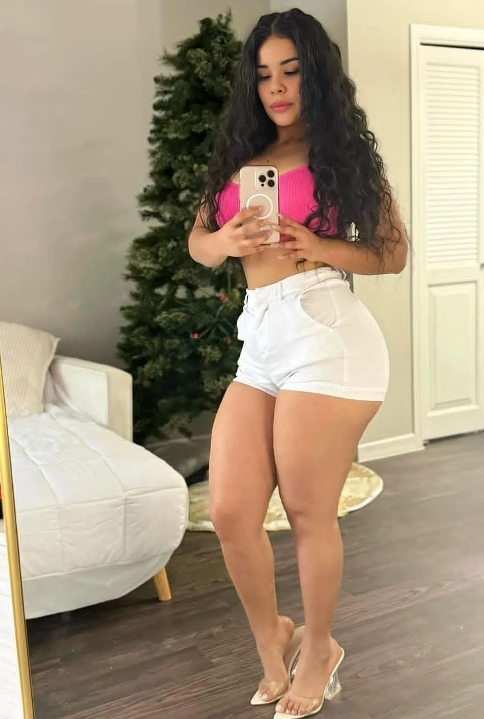 Seema 𝟳𝟬𝟳𝟴𝟲𝟳𝟴𝟵𝟴𝟳 – Angolan escort in Gurgaon — 14 / 29