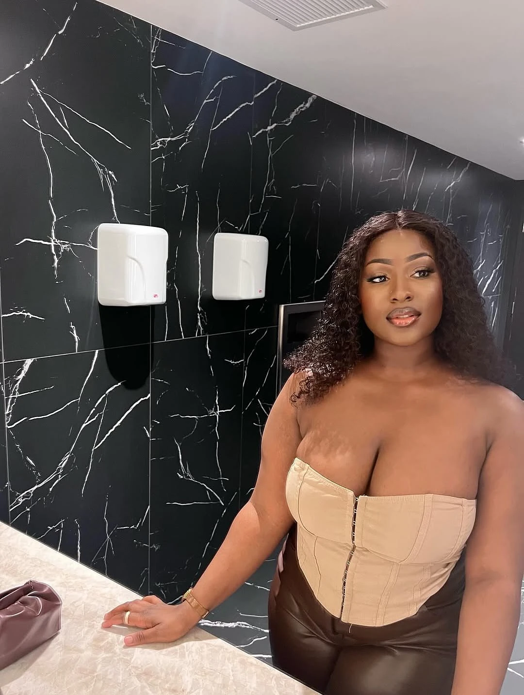 African Phifi +91//913300//6423 – escort in Pune — 4 / 15