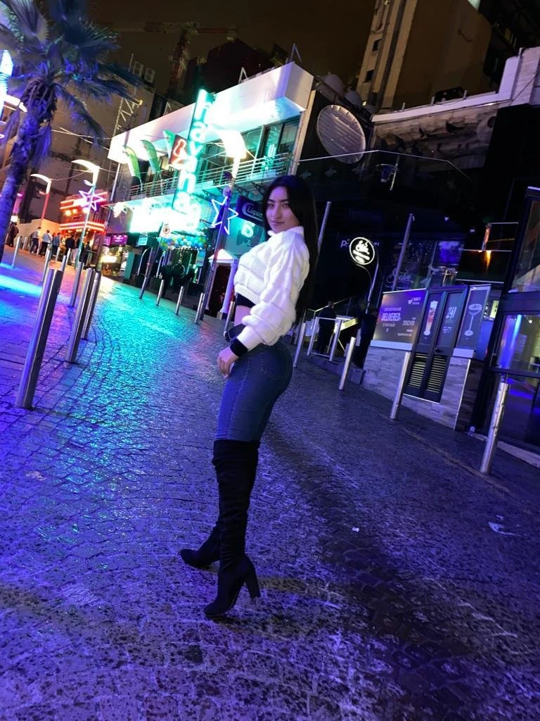 Yessica – Chilean escort in Malta — 22 / 31