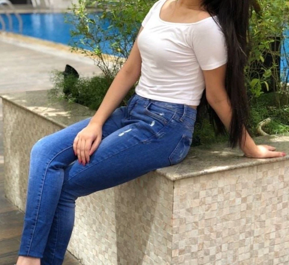 Minoli Vip || Mount Laveniya – Sri Lankan escort in Colombo, Escort, Colombo