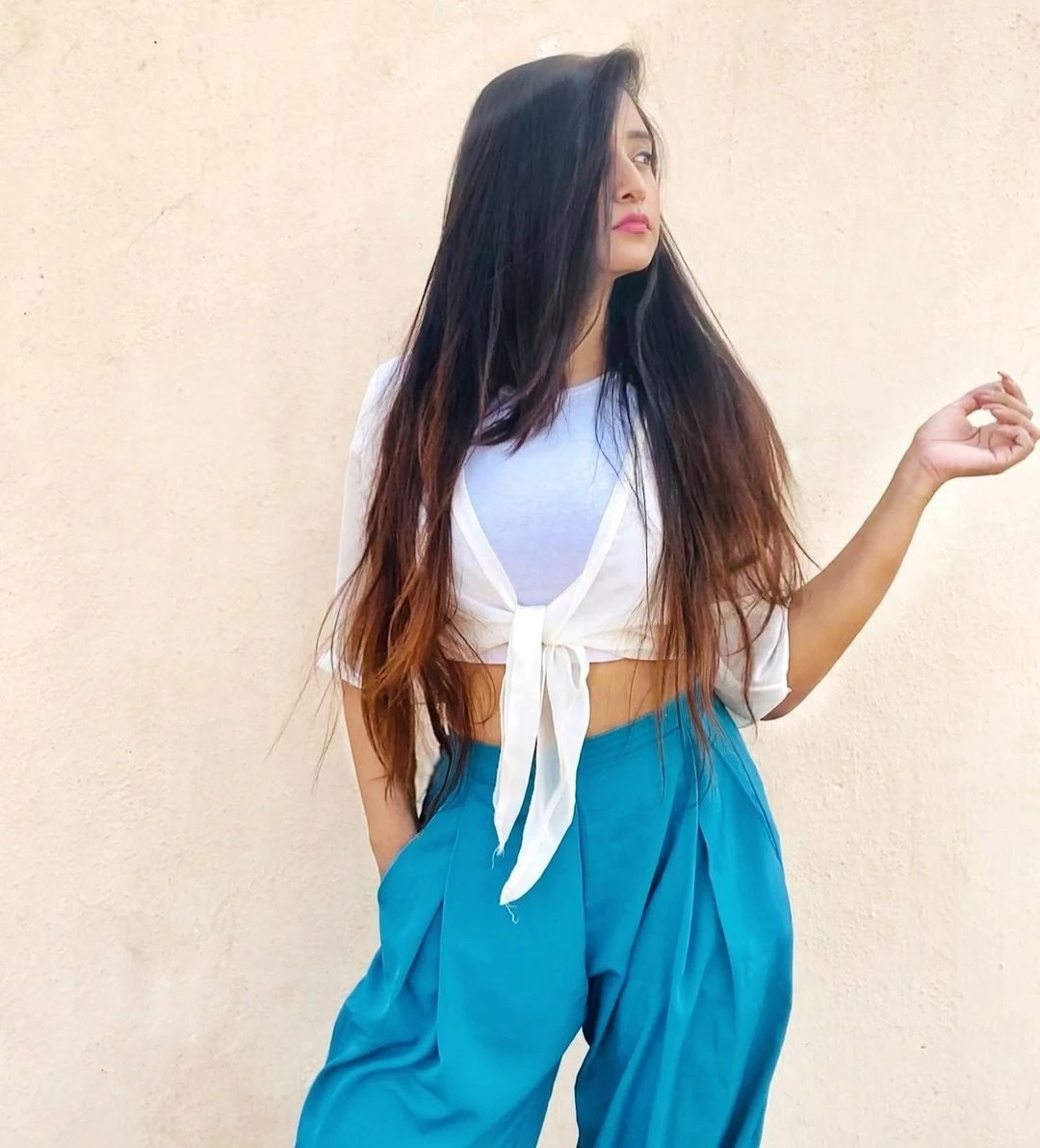 Monika Jayswal – Indian escort in Mumbai — 6 / 7