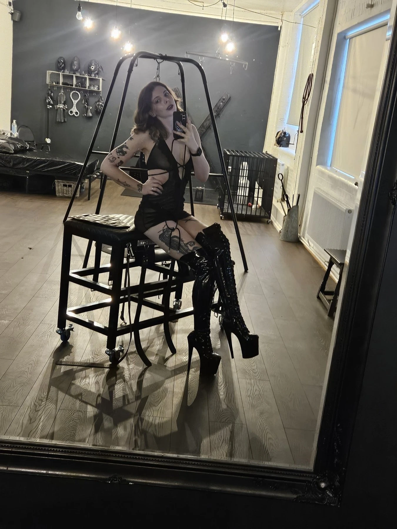 Mistress Jada – British dominatrix in Ho Chi Minh City — 4 / 9