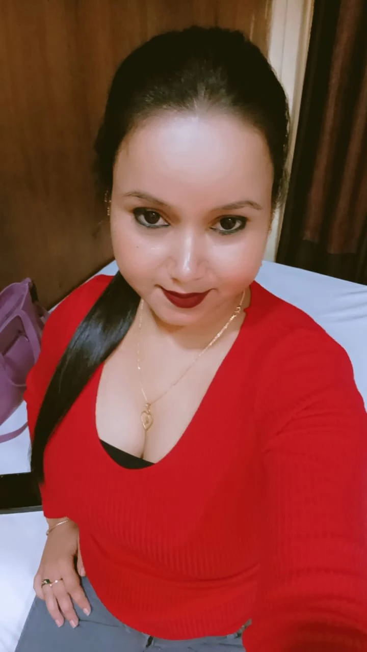 Shweta – Indian escort in Mumbai — 2 / 3