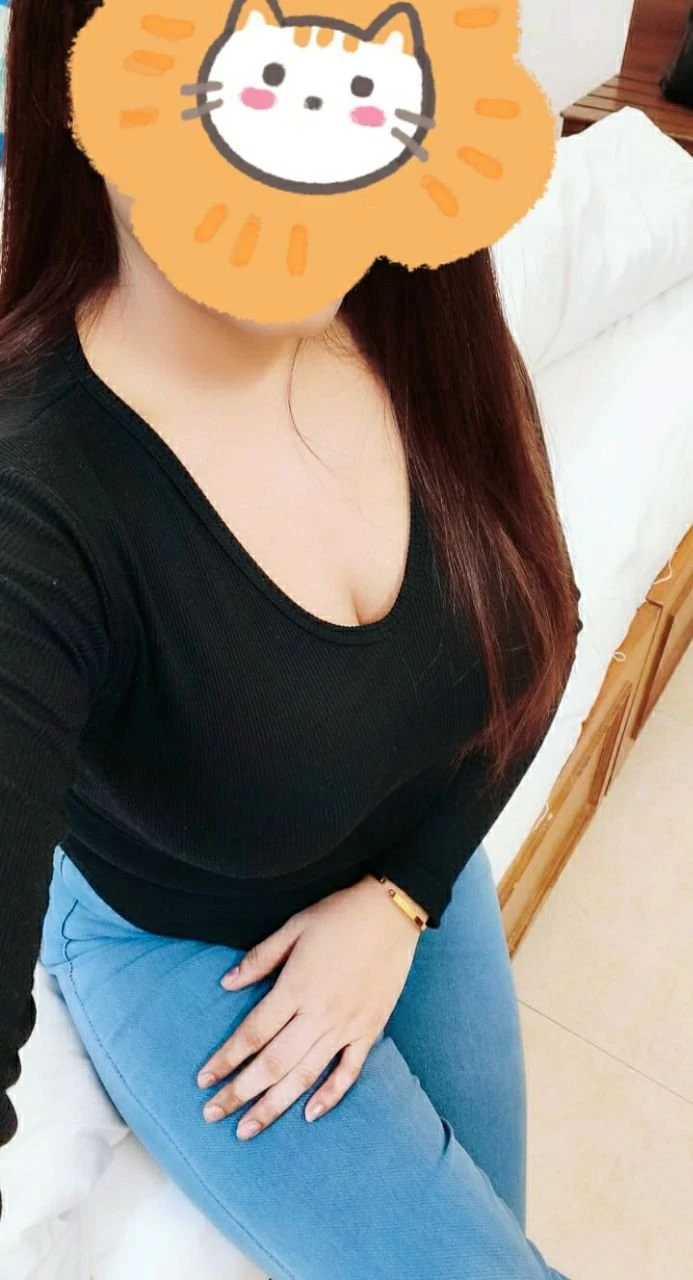Afreen – Indian escort in New Delhi — 14 / 16