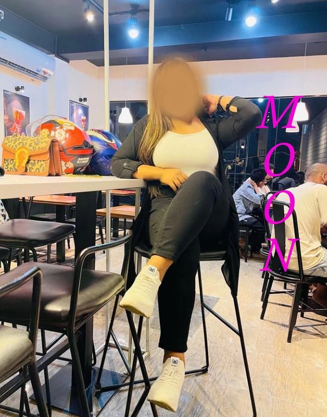 MOON – Indian escort in New Delhi — 3 / 6